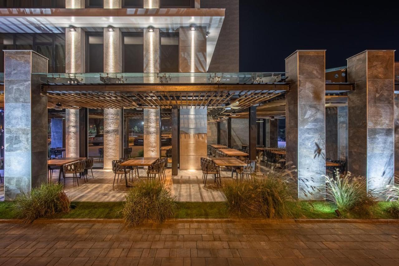 Hotel Kristal Focşani Exteriör bild