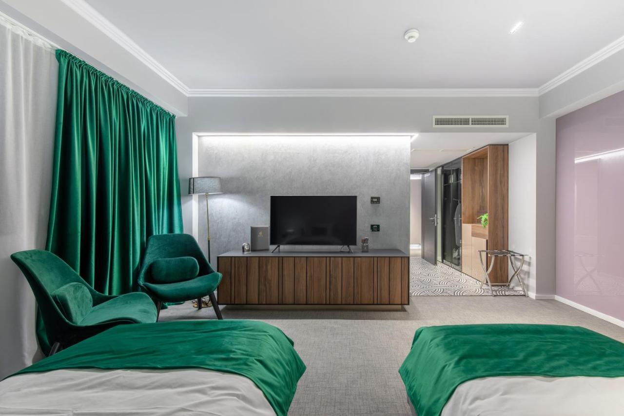 Hotel Kristal Focşani Exteriör bild