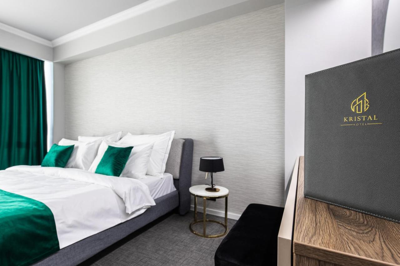 Hotel Kristal Focşani Exteriör bild